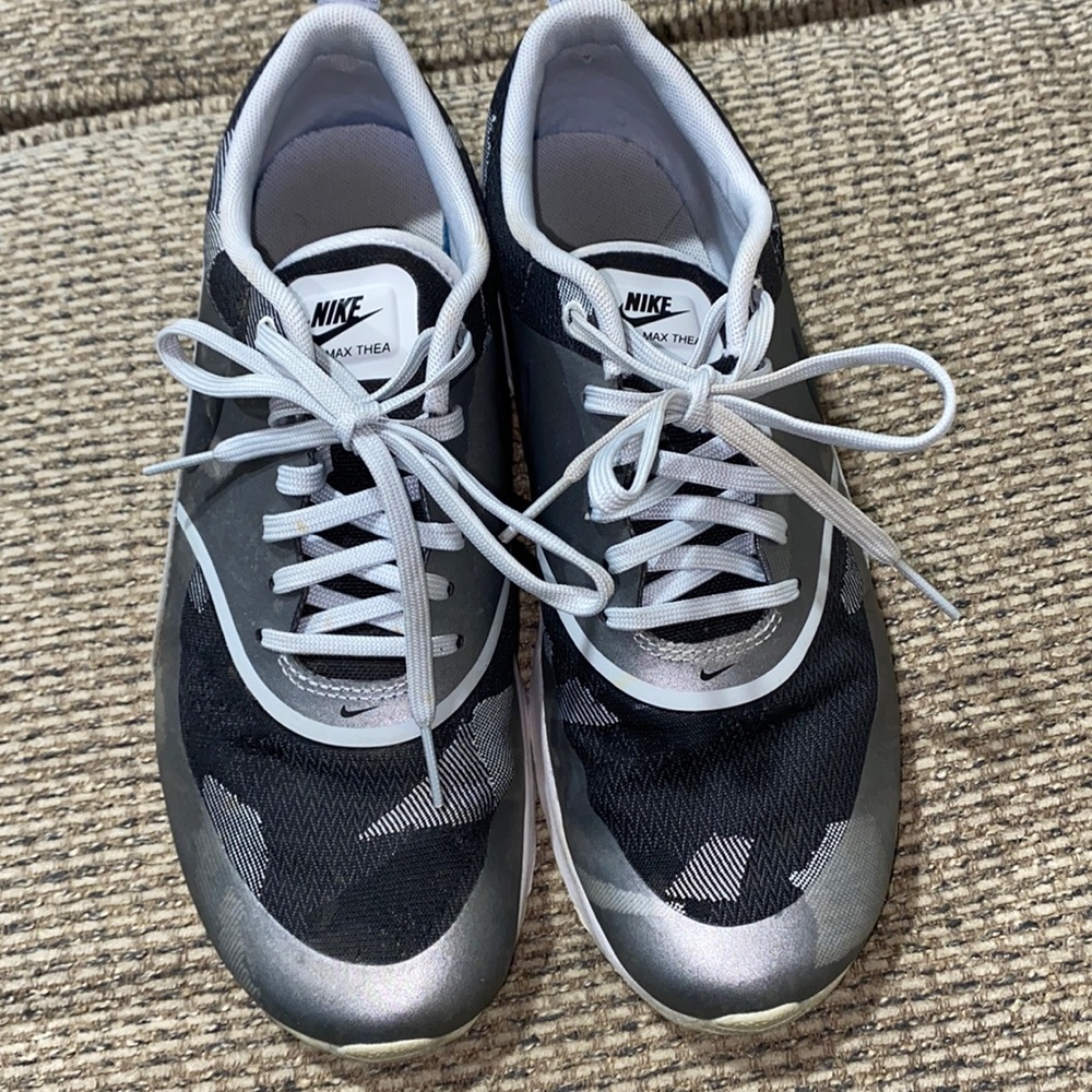 Nike air max thea size 8